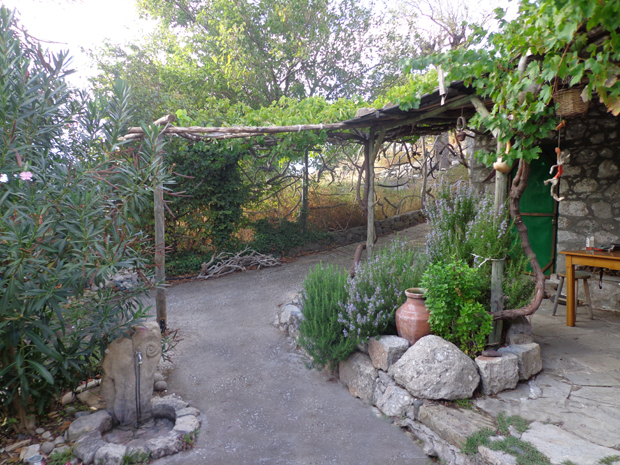 Der Eingang zum Grundstück